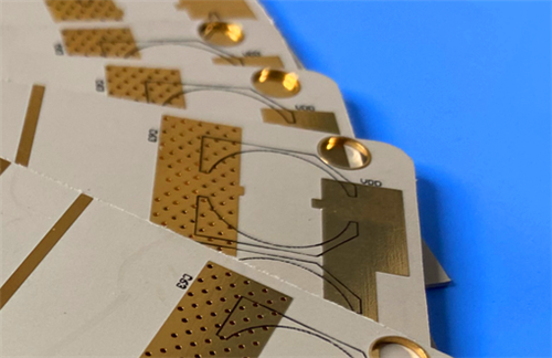 Cercate un PCB ad alta frequenza con una trasformabilità simile a FR4?00, TG > 280°C, -55°C a + 260°C)