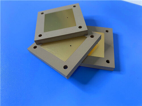 Rogers TMM10 PCB a due strati costruito su un substrato di 5,08 mm con ENIG.