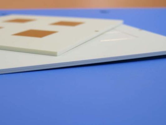 un PWB ad alta frequenza di 4 strati sui 2 centri di 32mil 0.813mm RO4003C e di 12mil RO4450F per l'accoppiatore di frequenza ultraelevata